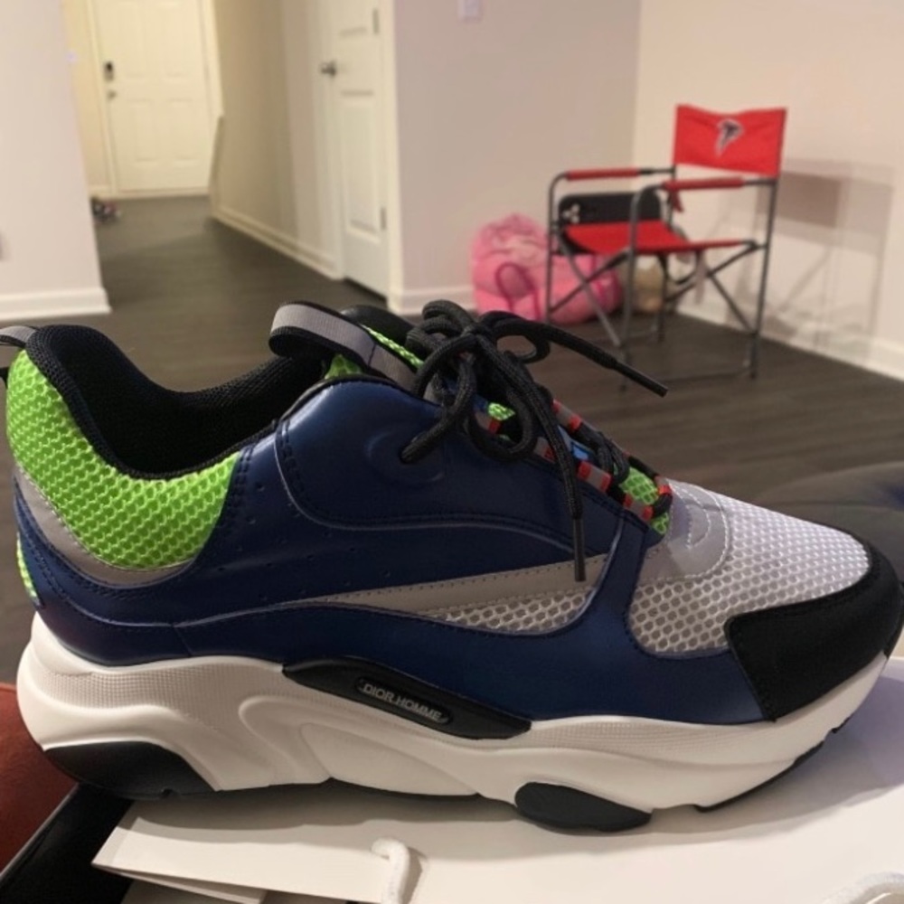 Dior B22